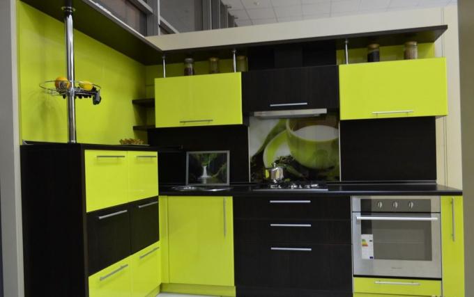 Zielona kuchnia (42 zdjęcia): dekoracja wnętrz w jasnozielonej i innych kolorach, instrukcje, wideo i zdjęcia