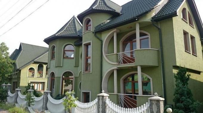Najbogatsza wieś na Ukrainie, gdzie nie ma jeden budynek.