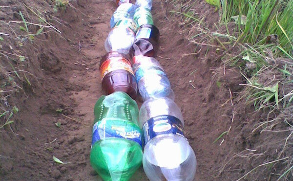 Odwodnienie części butelek plastikowych