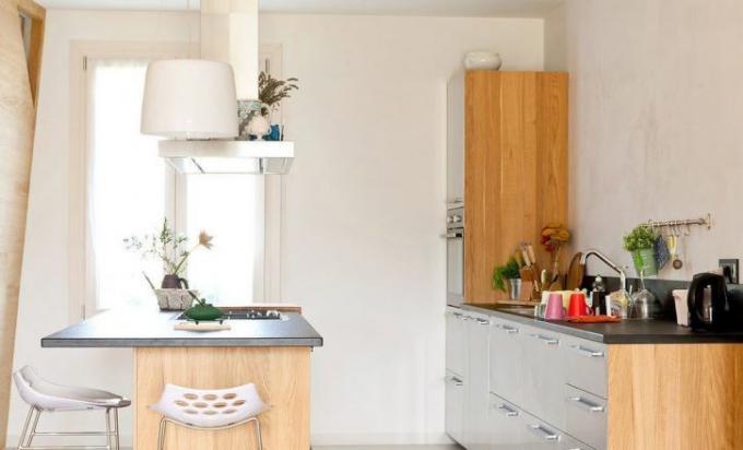Meble Ikea do kuchni (42 zdjęcia): instrukcje wideo DIY dotyczące instalacji, stoły, cena, zdjęcie