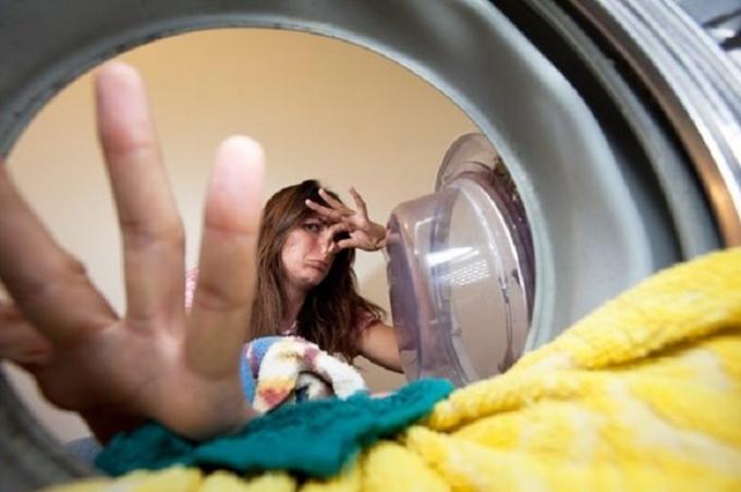 Jak pozbyć się pleśni i zapach stęchlizny w pralce: prosty lifehack bez problemów