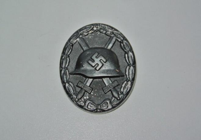 Wound Badge hitlerowskich Niemiec trzeciego stopnia. Drugi stopień - srebrna. Po pierwsze - złoto. / Zdjęcie: forum.guns.ru. 
