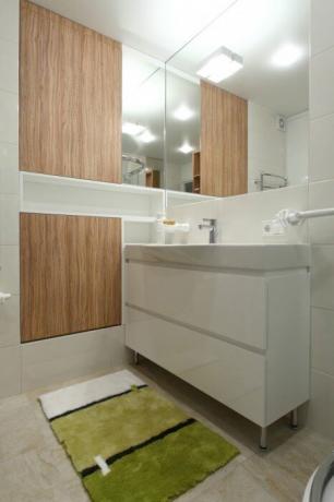Minimalizm w projektowaniu łazienki, aby pomóc stworzyć idealne wnętrze. | Zdjęcie: interiorsmall.ru.