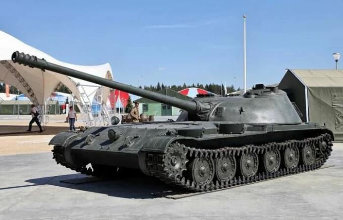 Doświadczenie Związku Radzieckiego w tych czołgów i dział samobieżnych nie były. | Zdjęcie: yandex.ru. 