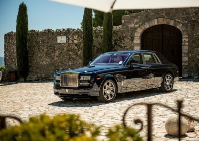Stare dobre Rolls-Royce Phantom również dobre. 