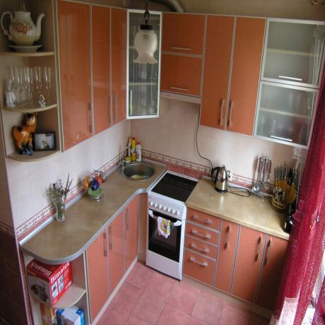 Jak wyposażyć małą kuchnię (45 zdjęć) 5 m2 własnymi rękami: instrukcje wideo dotyczące aranżacji małej kuchni, zdjęcia i ceny