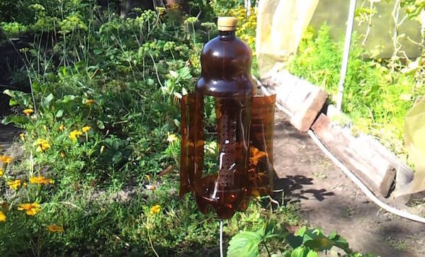 Efektywne korzystanie z plastikowych butelek w ogrodzie (część 2)
