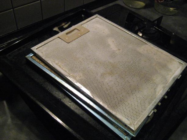 Okapy kuchenne z filtrem na węgiel