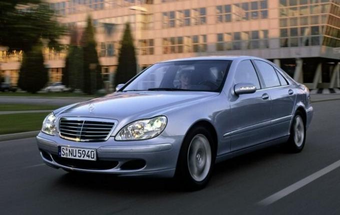 Samochody Mercedes-Benz Klasy S 1998-2005 jest bardziej niezawodny niż produkty konkurencji. | Zdjęcie: avtorinok.ru.