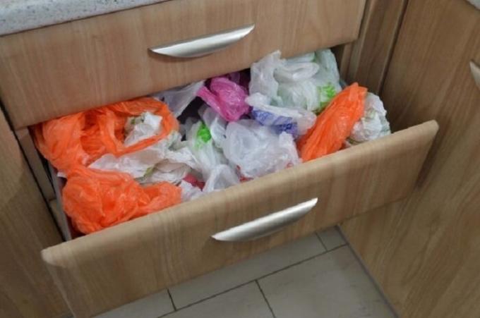 Pakiety Schowek może być stosowany tylko wtedy, gdy w kuchni dużo miejsca. / Zdjęcie: vplate.ru. 