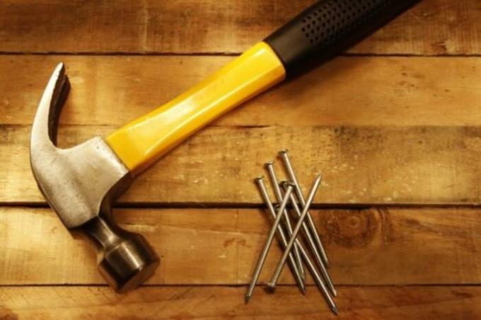 Hammer - klucz narzędzia gospodarstwa domowego.