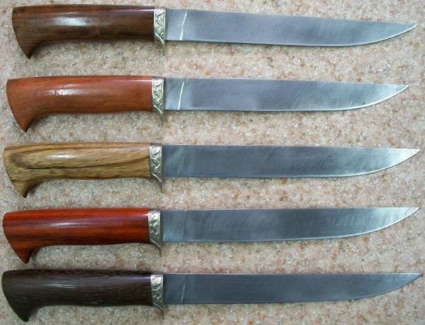Noże wykonane są z różnych stali. / Zdjęcie: specnazdv.ru.