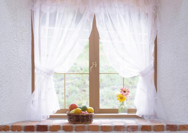 4 sposoby na udekorowanie okna w kuchni