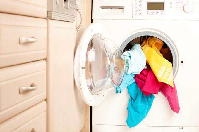Dlaczego potrzebujemy mokrej ściereczki podczas prania w maszynie-Machine: trik z doświadczonych gospodyń domowych