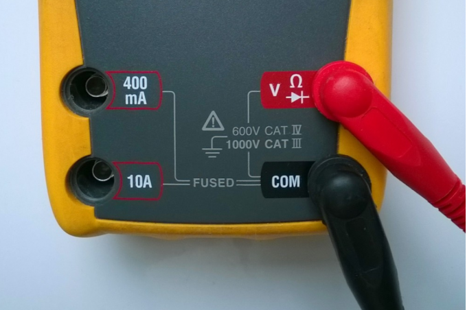 Jak zmierzyć prąd i napięcie multimetru: Szczegółowe instrukcje