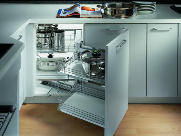 Wypełnienie do szafek kuchennych: instrukcja montażu wideo DIY, cechy wypełnienia wewnętrznego Blum, cena, zdjęcie