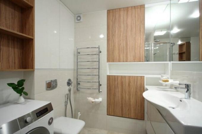 Tworzenie „mokre w łazience” europejski styl przyczynił się do zmniejszenia wielkości łazienki. | Zdjęcie: interiorsmall.ru.
