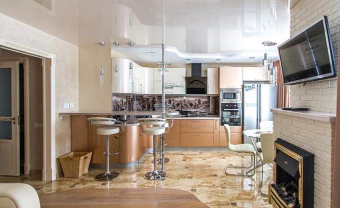 Dwupoziomowy sufit w kuchni (39 zdjęć): jak to zrobić samodzielnie, instrukcje, samouczki fotograficzne i wideo