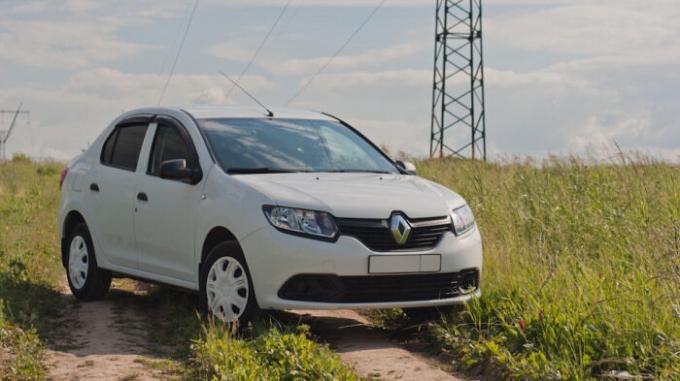 Renault Logan, po aktualizacji pozbyć szczerze użytkowym wygląd. | Zdjęcie: drive2.ru