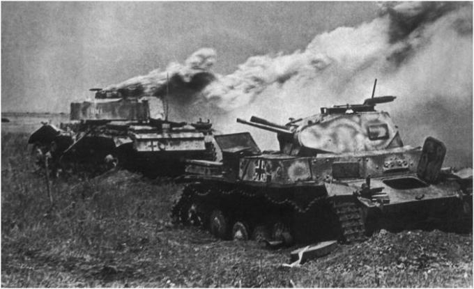 Już pierwsza walka pokazała, że ​​niemieckie czołgi nie są tak niezawodne. | Zdjęcie: yandex.ua. 
